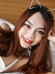 Lovely Thailand ladyboy takes white pipe up the ass