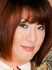 MILF newhalf who loves dominating!