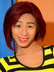 Izzylicious is a sexy 22 year old from Tarlac city where she sells clothes.