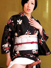Renka returns today in tradional Japanese attire. This horny newhalf can't wait to lift up her kimono and give her fans an eye-popping view of th