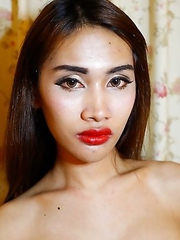 24 year old skinny Thai Cake gets fucked and sucks tourists cock