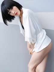 Say Hi to the beautifull japanese shemale Yoko